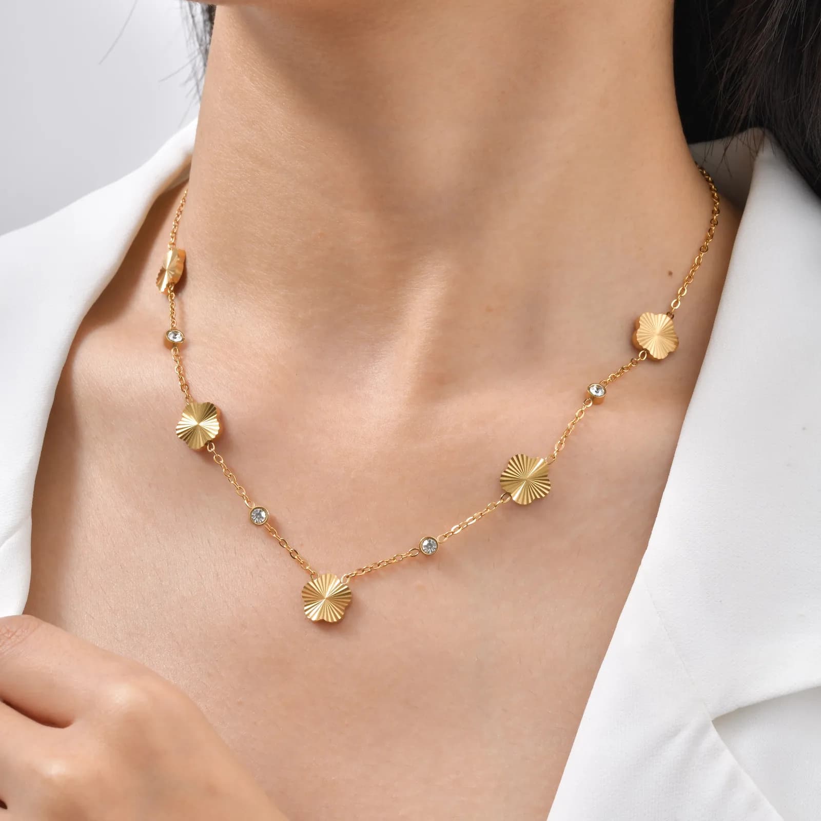 Collier chaîne de fleur de coeur de zircone d'acier inoxydable 316L, tour de cou de chaîne de clavicule à maillons fins pour femmes, bijoux de tempérament de mode