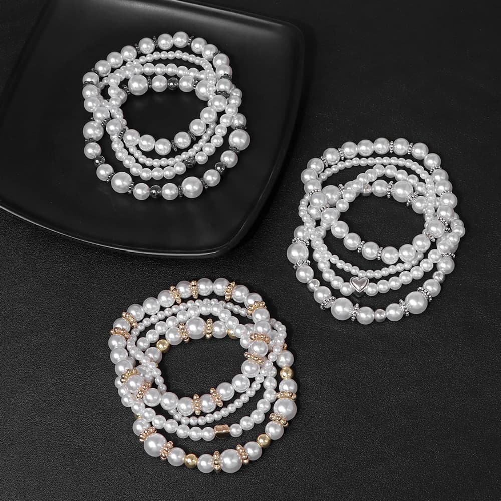 Ensemble de bracelets de perles blanches multicouches pour femmes, perles de documents dorés, bracelet de perles de carillon, bijoux de luxe, 4 pièces par ensemble