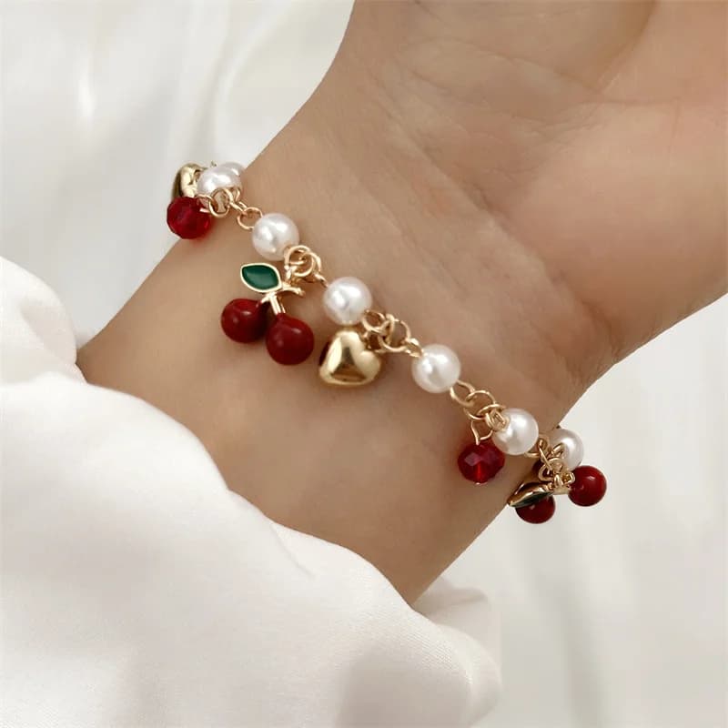 Doux mignon rouge fraise cerise coeur perle bracelet à breloques nouvelle mode Y2K fruits couleur or chaîne bijoux cadeaux de fête 2025