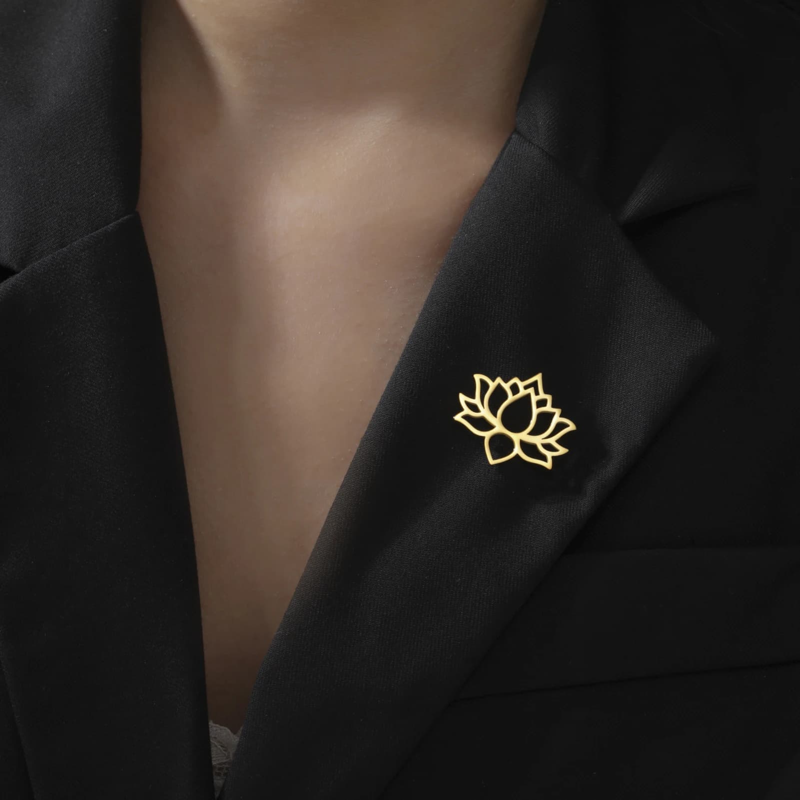 Broche fleur de Lotus Saint en acier inoxydable pour hommes