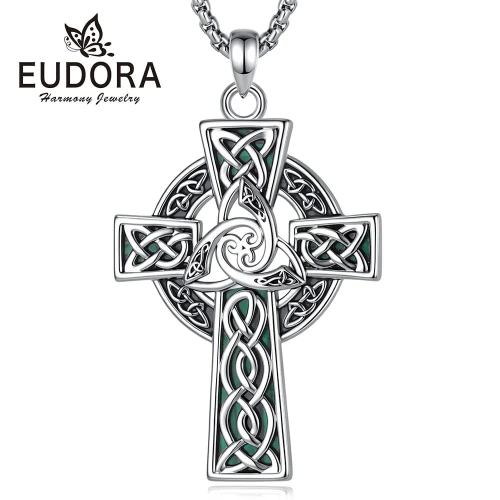 Collier en cuivre Eudora avec croix celtique Triquetra, pendentif en malachite, amulette chrétienne, bijoux religieux, cadeau raffiné pour hommes et femmes