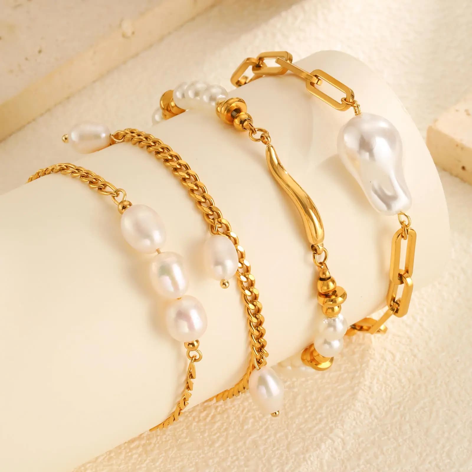 Bracelet élégant en perles d'imitation de poivre pour femmes, Bracelets en chaîne en acier inoxydable de couleur or, cadeau de bijoux à la mode