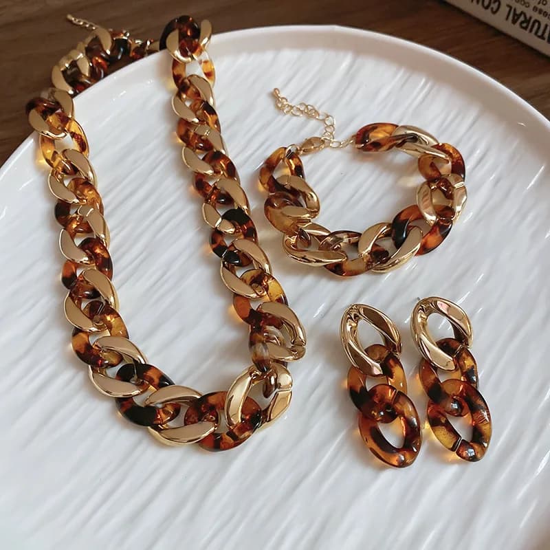Ensemble de boucles d'oreilles en résine léopard pour femme