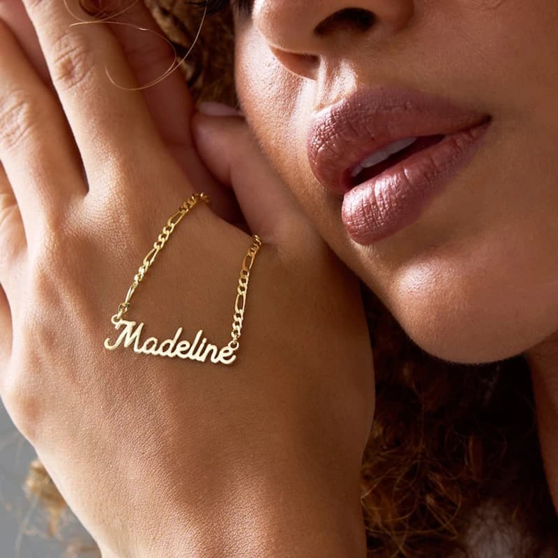 Collier avec nom personnalisé pour femmes et hommes, bijoux personnalisés en acier inoxydable, pendentif personnalisé, cadeau de famille pour filles, chaînes ras du cou