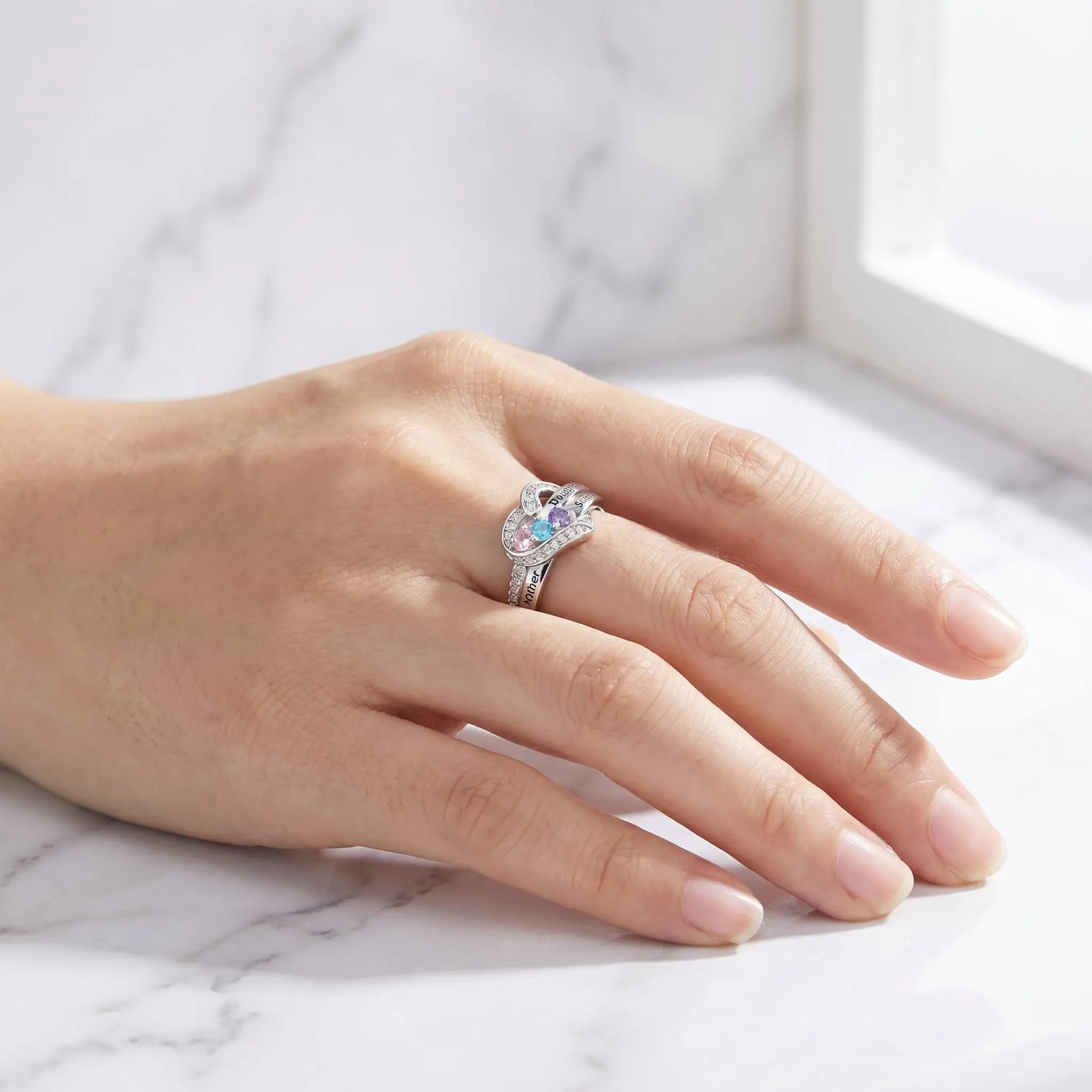 Bague Cœur Mère-Fille-Sœurs, plaquée argent 925 avec 3 pierres de zircon colorées, bijou gravé symbole d'amour familial, cadeau pour femme