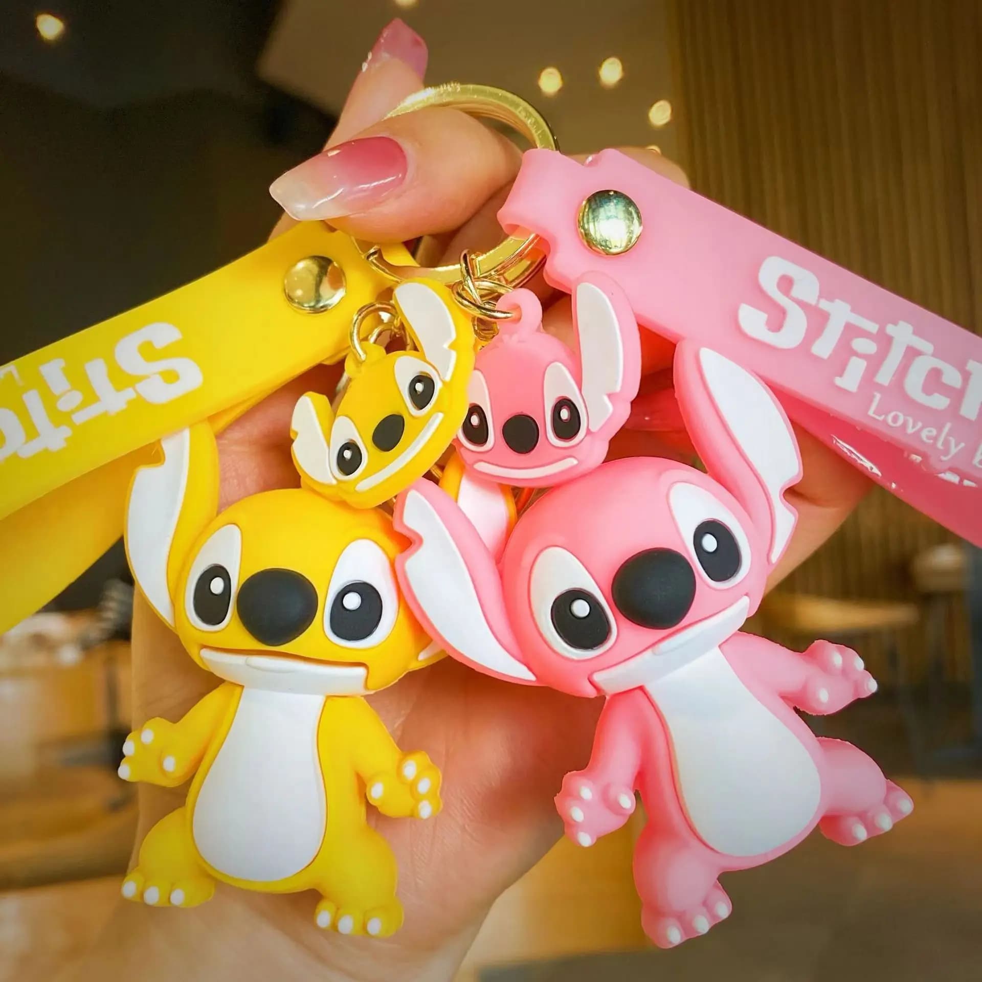 Porte-clés en PVC avec pendentif de dessin animé Disney Lilo et Stitch Scrump, porte-clés de voiture, porte-clés de téléphone portable, bijoux suspendus, cadeaux pour enfants