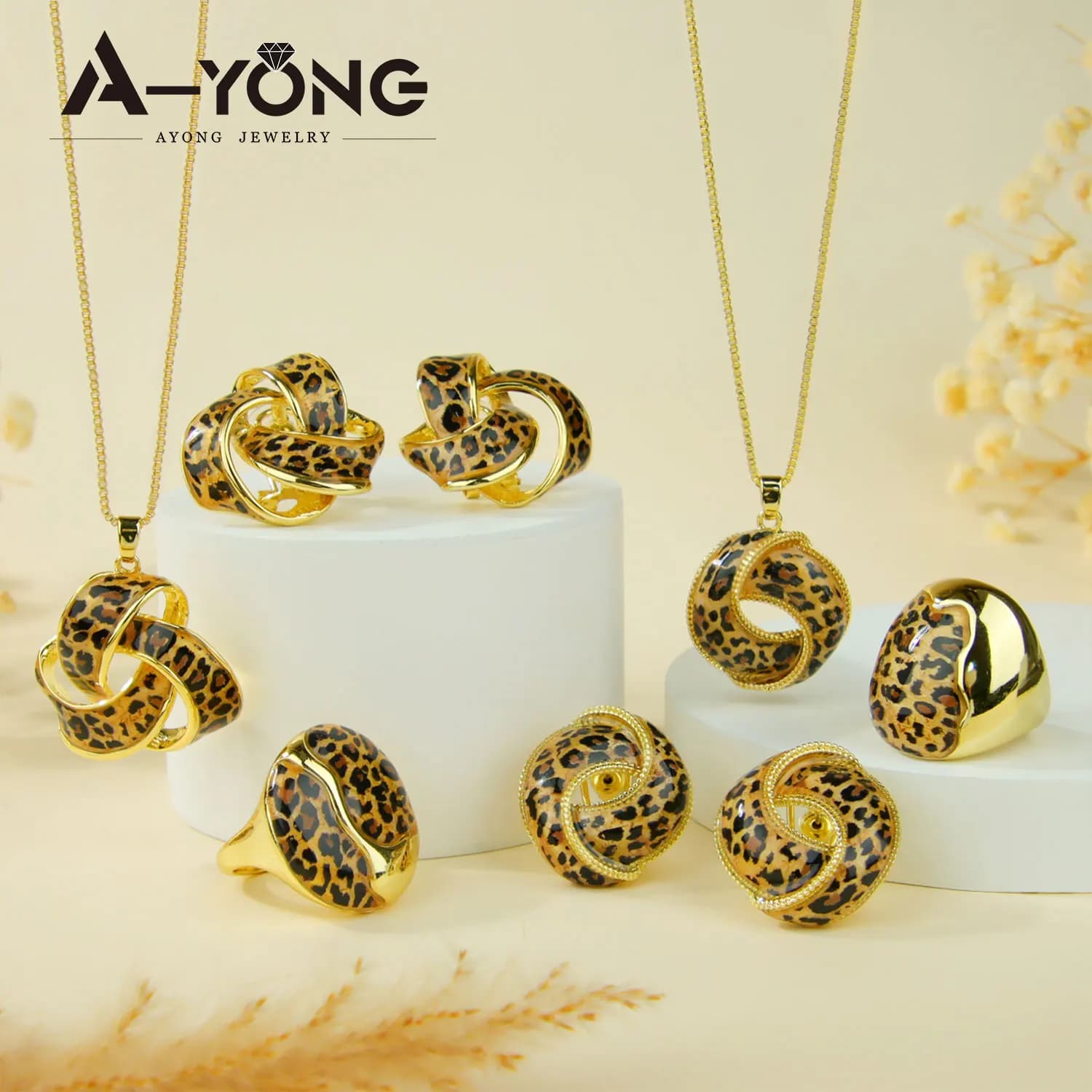 Ensemble de bijoux léopard de haute qualité, collier, bracelet et boucles d'oreilles exquis en or 14 carats, style italien, pour femmes européennes, idéal pour les événements, les fêtes, les bijoux ba