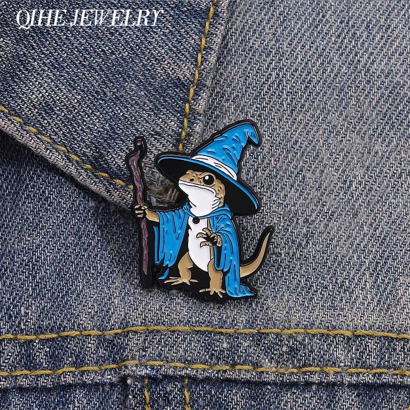 Broches en émail de magicien lézard, Punk gothique, animaux bleus, broches en métal, décoration de sac à dos, vêtements, Badge à revers, bijoux amusants, cadeaux