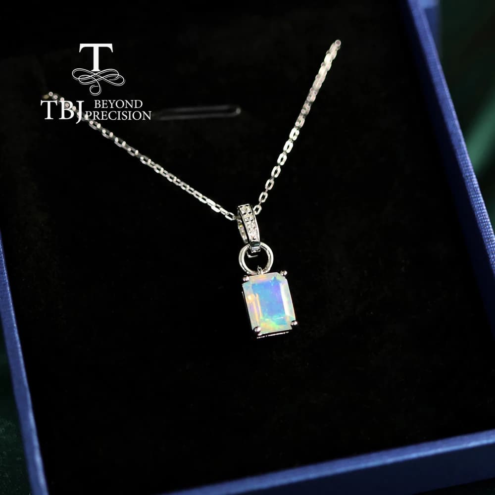Collier pendentif opale naturelle simplement conçu en argent sterling 925