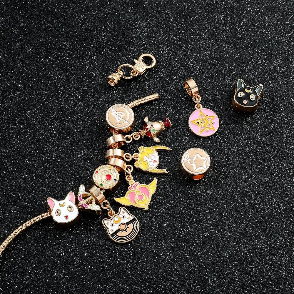 Bracelet à breloques Sailor Moon, breloques sur le thème de Luna, Artemis et Usagi, accessoires de bijoux pour cosplay d'anime, cadeaux
