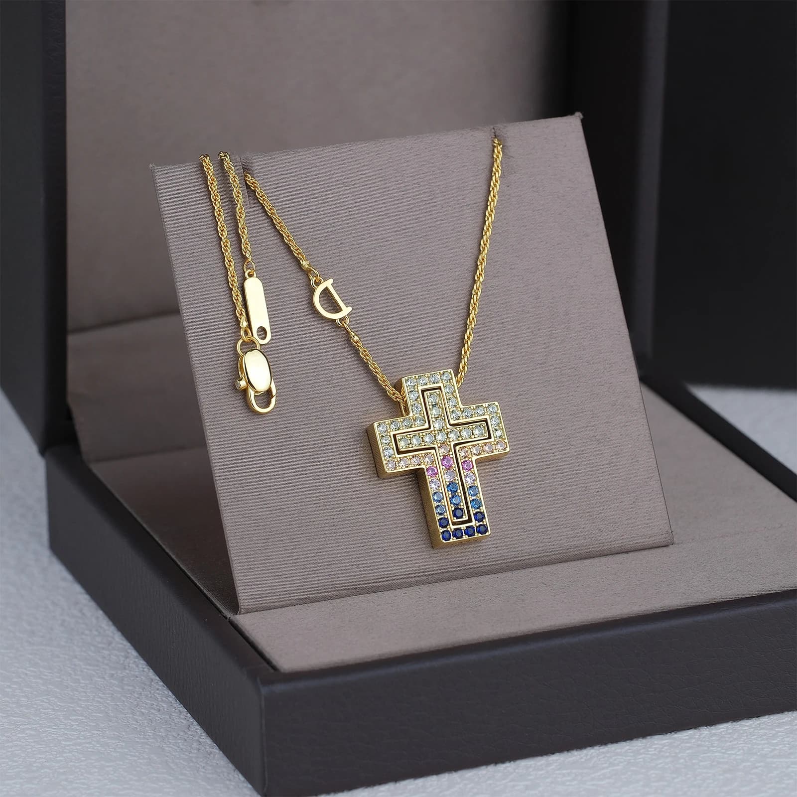 Collier double croix noble pour femme avec zirconiums arc-en-ciel, collier ras du cou gothique de luxe, plaqué or 18 carats et or rose de haute qualité