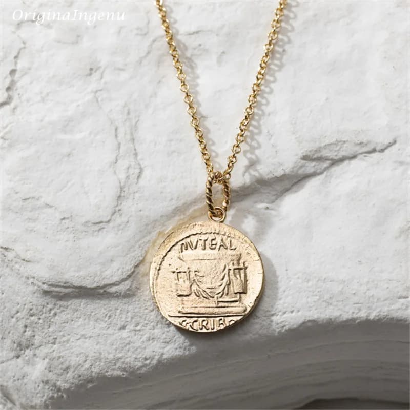 Collier de déesse de la fortune rempli d'or 14 carats