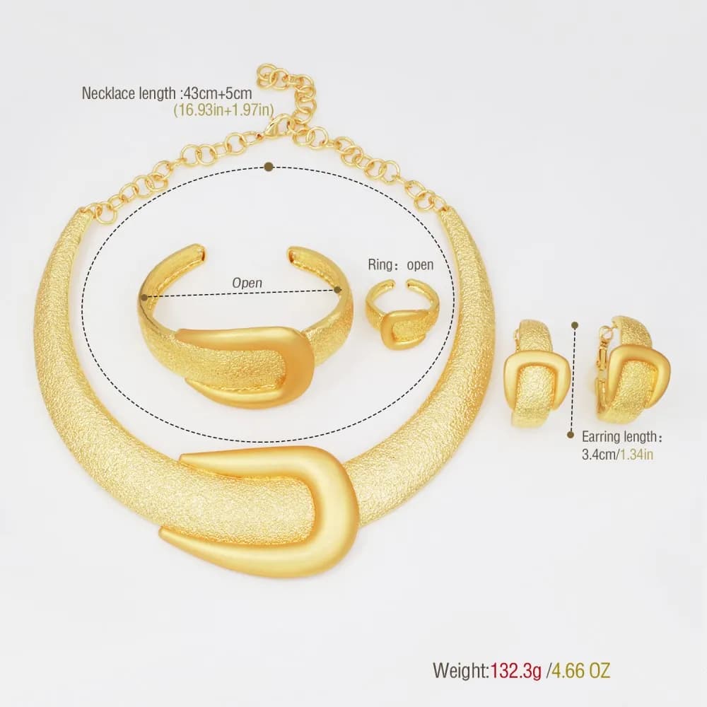 Ensemble de bijoux exagérés