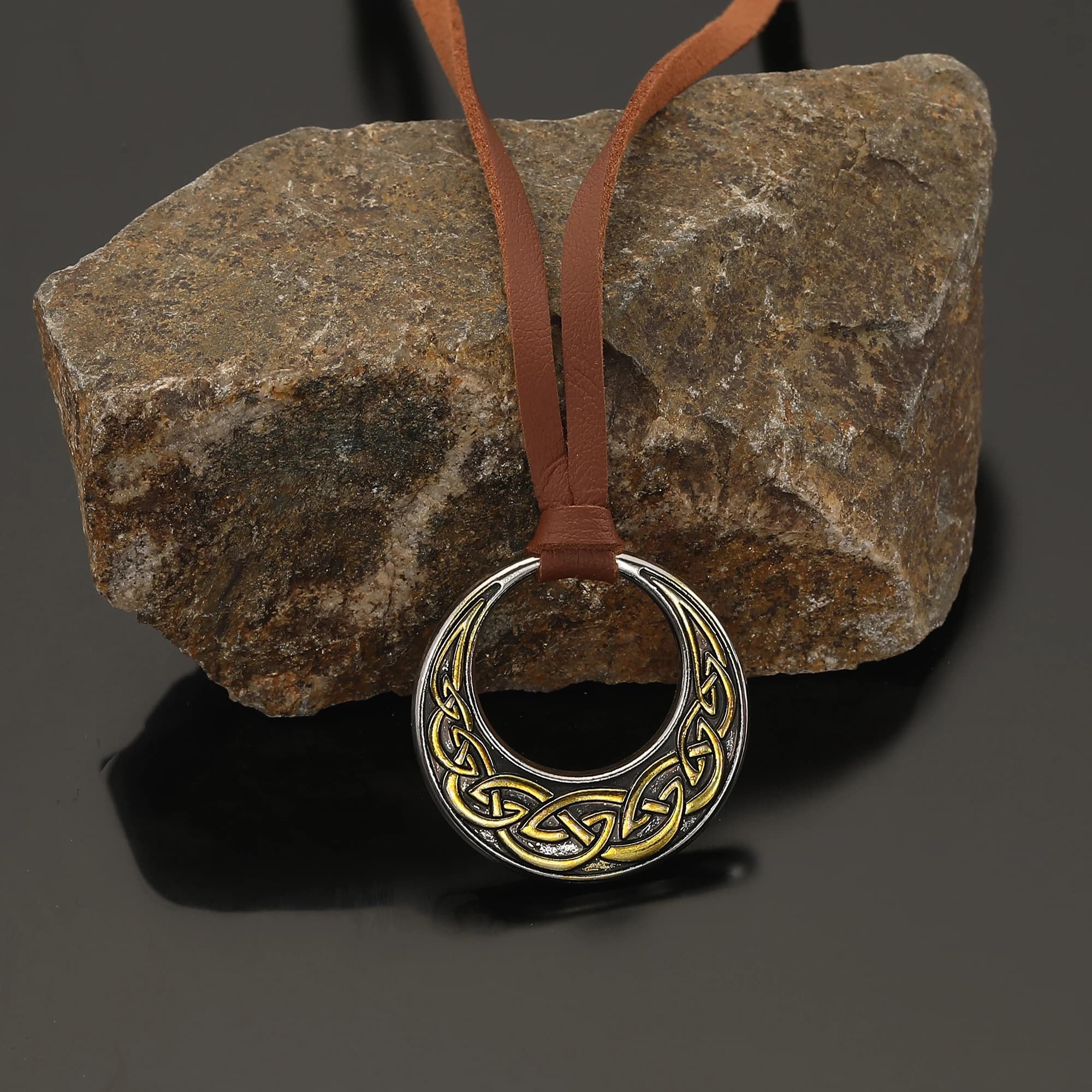 Collier pendentif rond à nœud celtique rétro Viking, collier réglable en cuir Pu, bijoux de style scandinave norvégien, accessoires de fête à la mode, saint-valentin, fête des mères, cadeau d'annivers