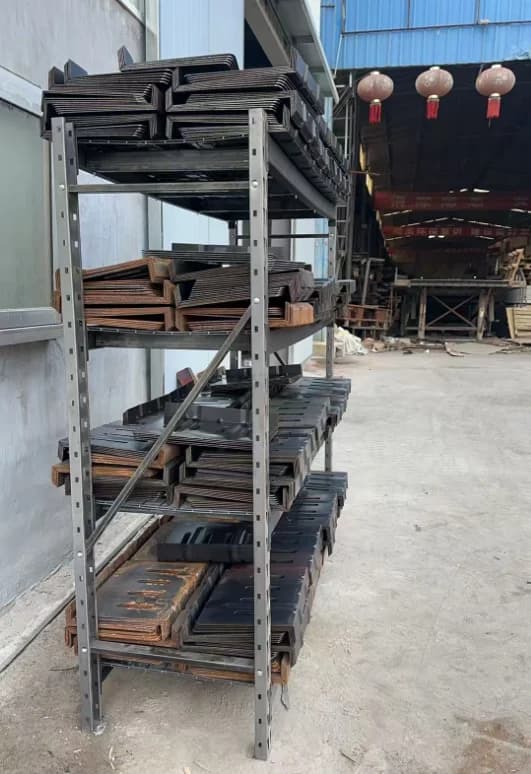 Étagère de rangement industrielle en acier à 4 niveaux, assemblée sans boulons
