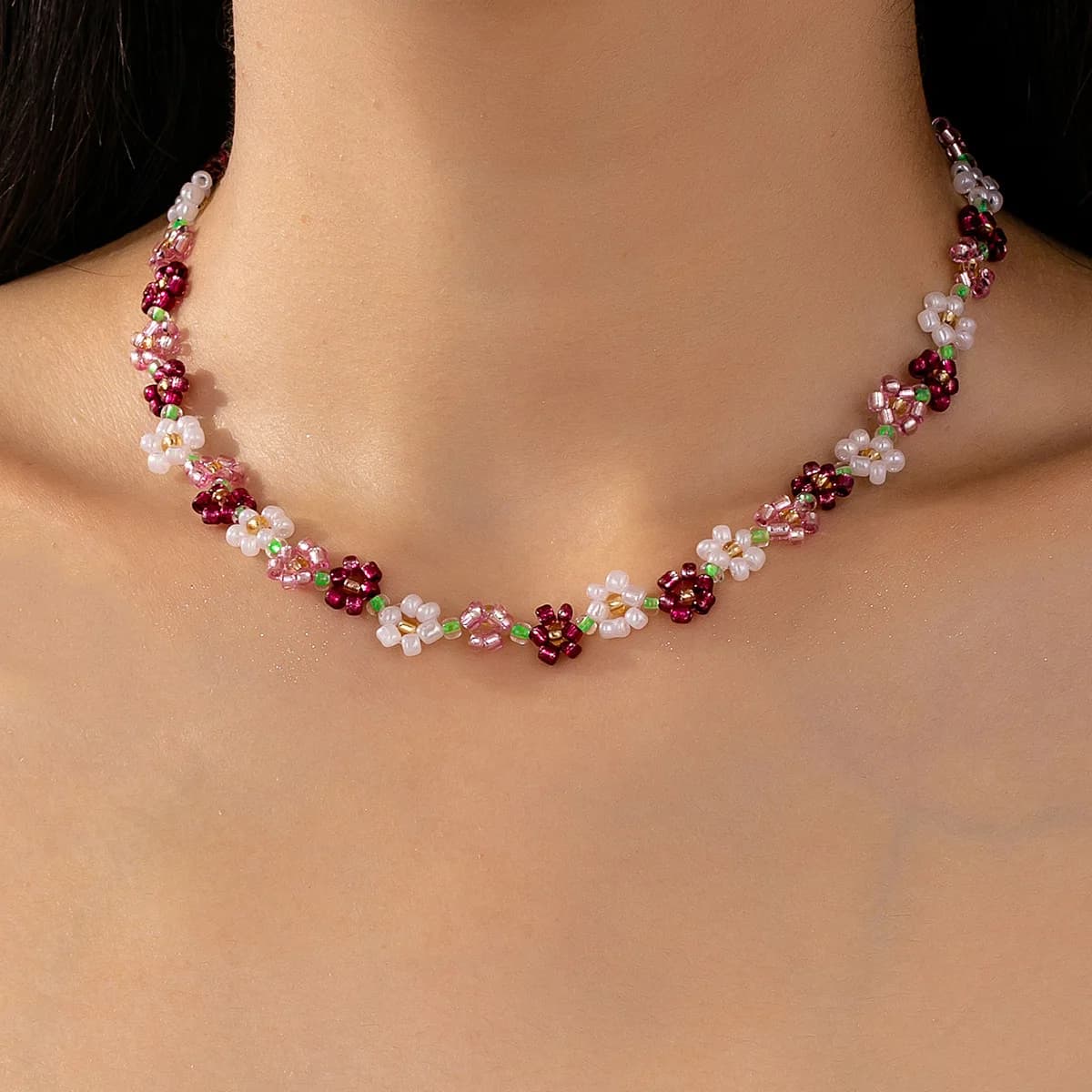 Collier en forme de pétale fabriqué à la main, à la mode, frais, doux, élégant, coloré, perle de riz, ras du cou, bijoux floraux en acrylique, tendance