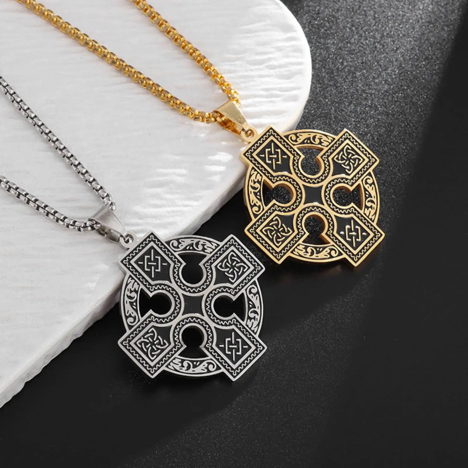 Collier pendentif noeud celtique croix celtique triquetra trinité irlandais noeud bijoux en acier inoxydable cadeau pour femmes hommes