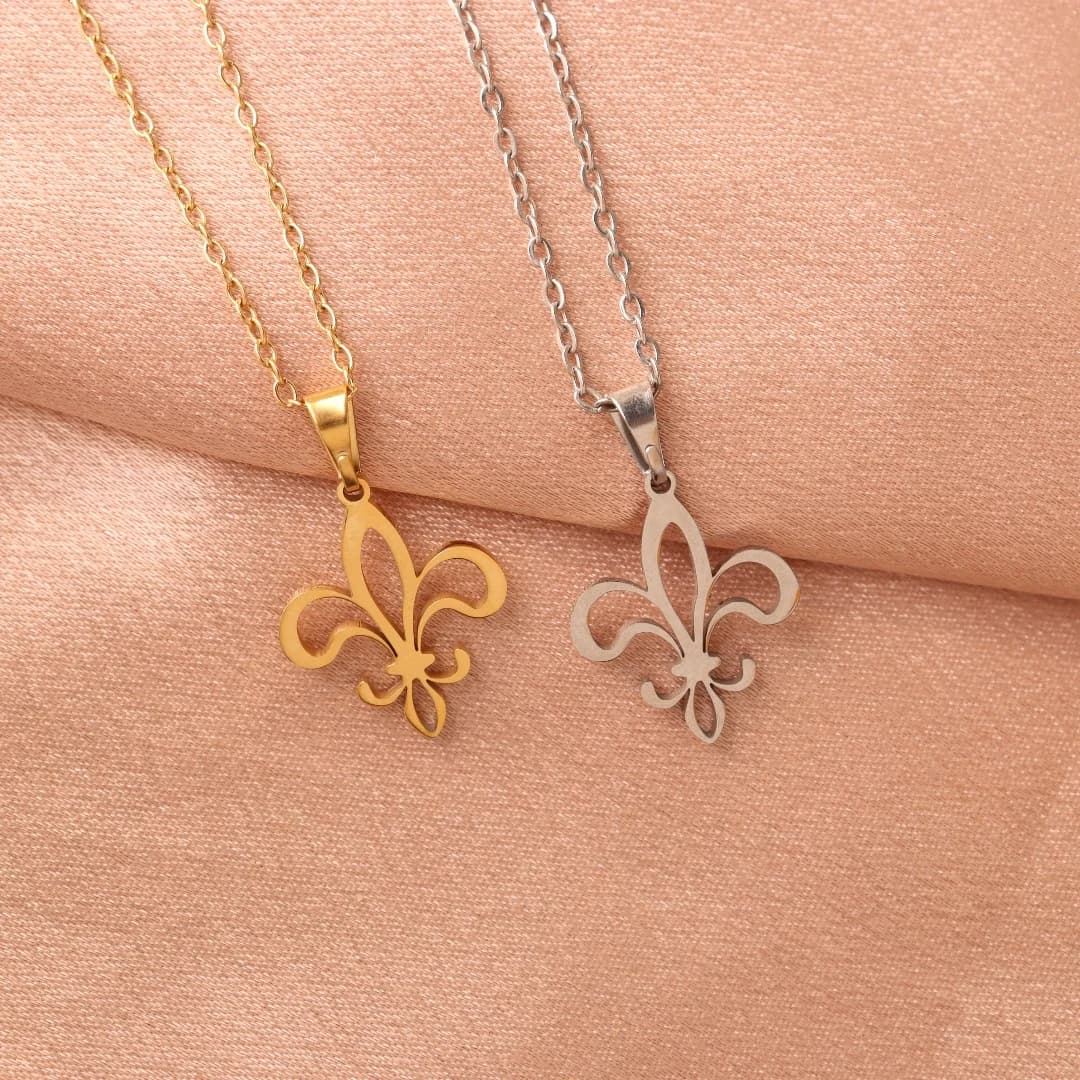 Collier Fleur De Lis en acier inoxydable