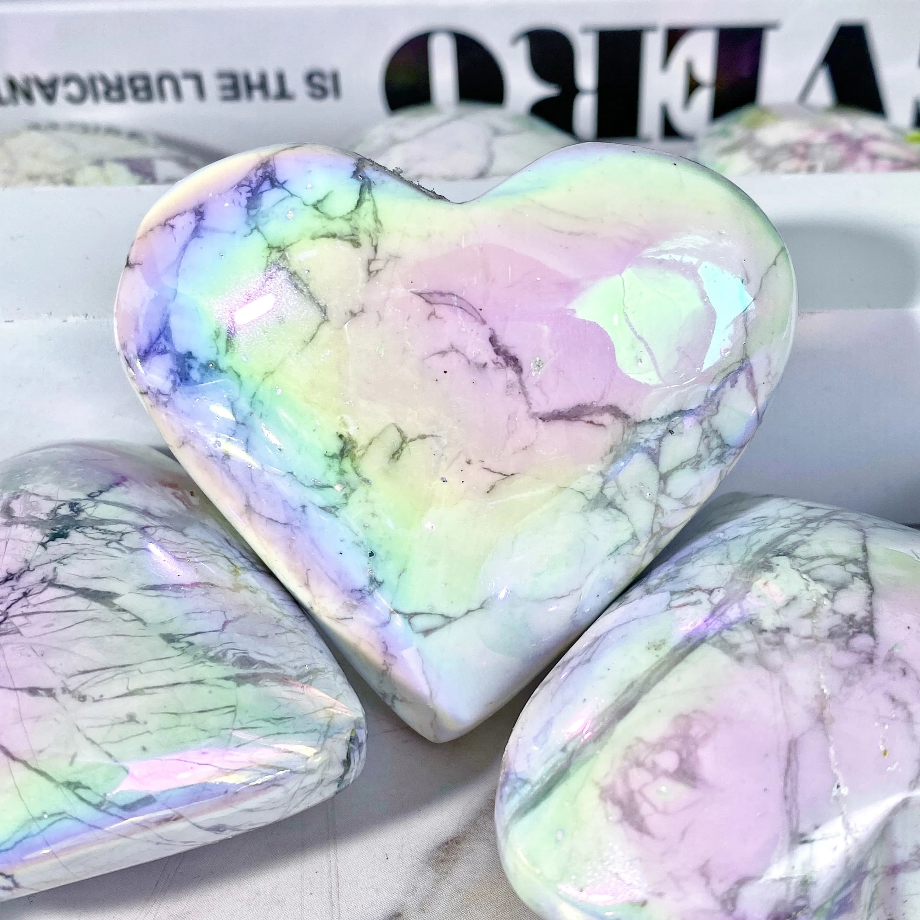 1 pièce de cristal naturel Aura Howlite en forme de cœur de haute qualité