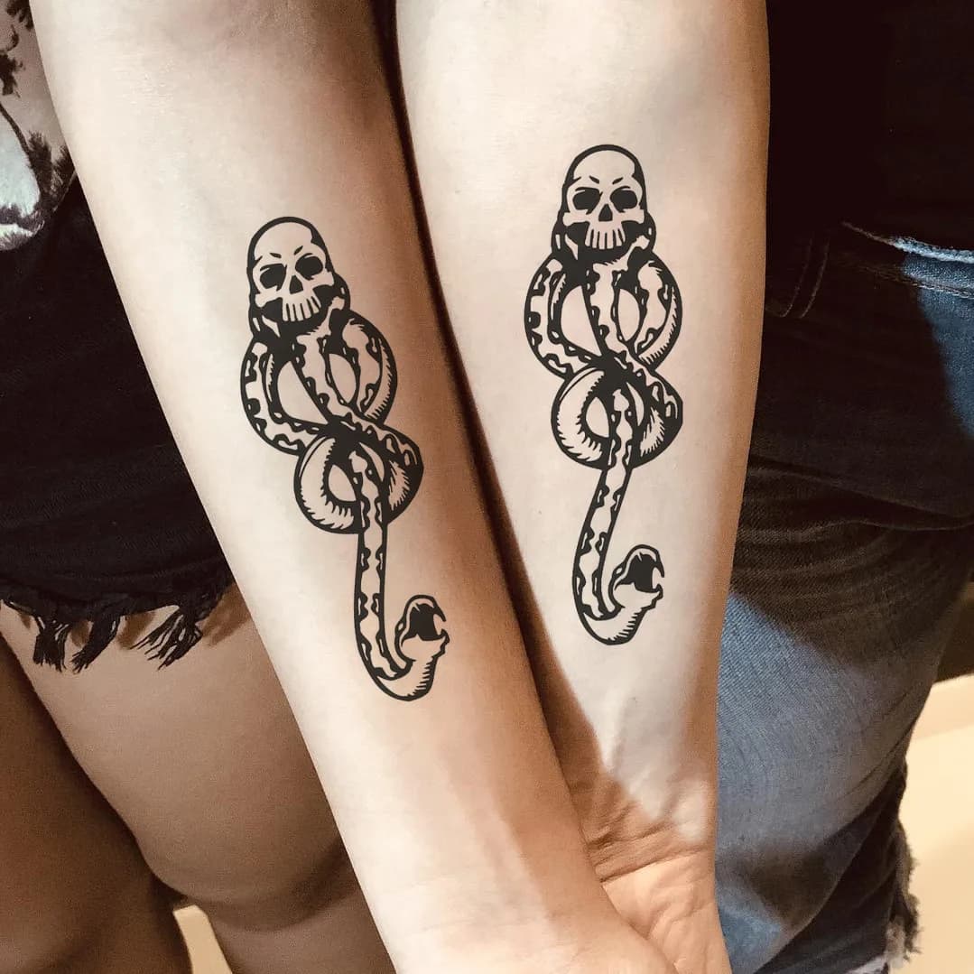 Autocollant temporaire tête de serpent de la mort de marque sombre