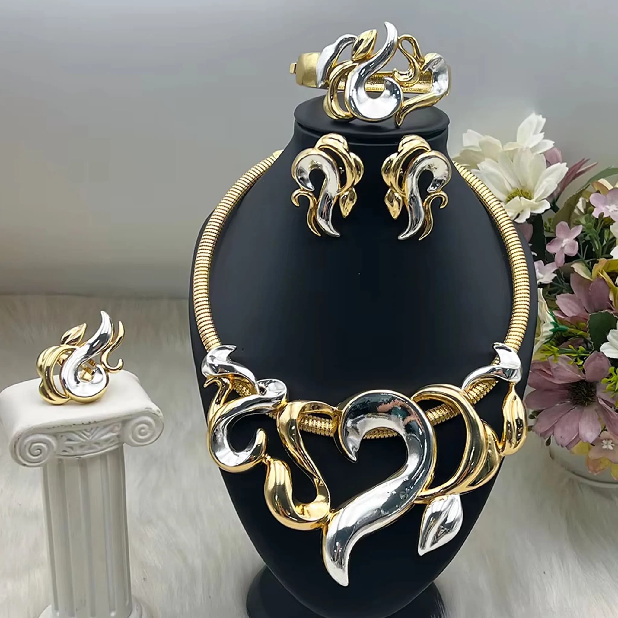 Ensembles de bijoux de luxe pour femmes, boucles d'oreilles couleur or, collier ras du cou, bracelet flamme, bague pour mariage, accessoires de fête américaine