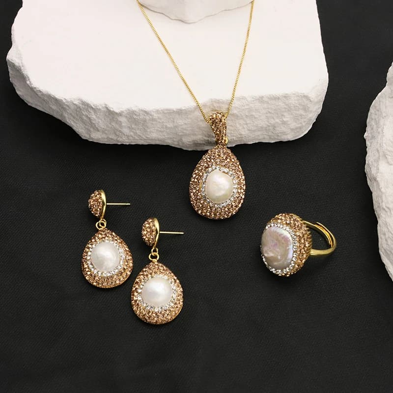 Ensemble de bijoux en perles baroques naturelles incrustées de diamants d'eau pour femmes, collier, boucles d'oreilles, bague, bijoux exquis pour dames
