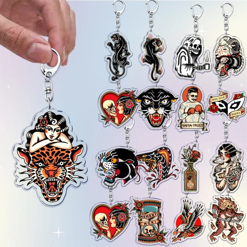Porte-clés style japonais noir avec tatouages traditionnels pour femmes