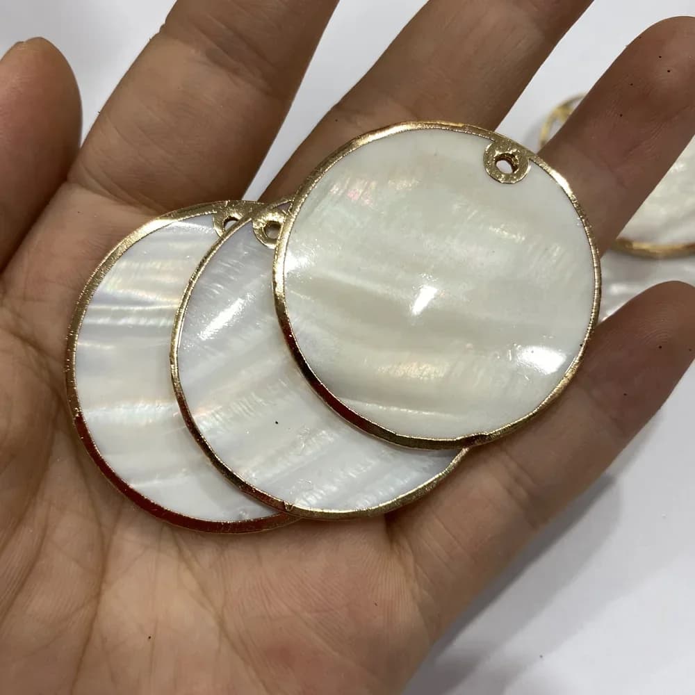 Pendentif en coquillage blanc naturel, rond en nacre, breloques exquises pour la fabrication de bijoux, accessoires de collier et de boucles d'oreilles DIY