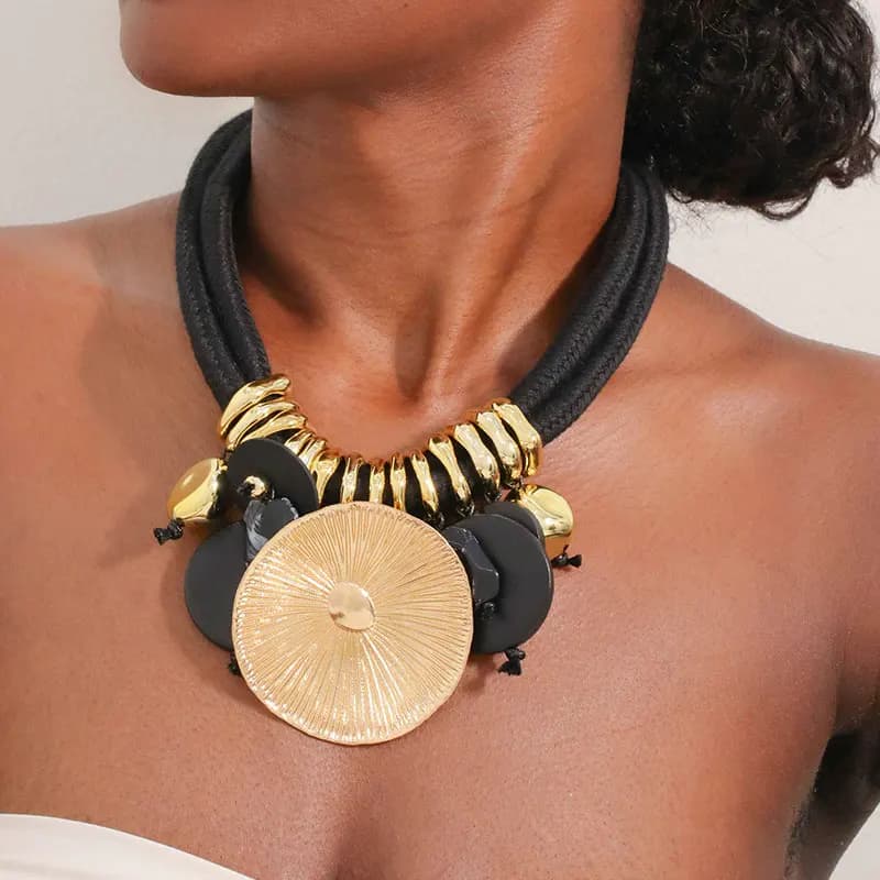 Collier de perles avec pendentif rond pour femme et fille, bijoux de fête de mariage