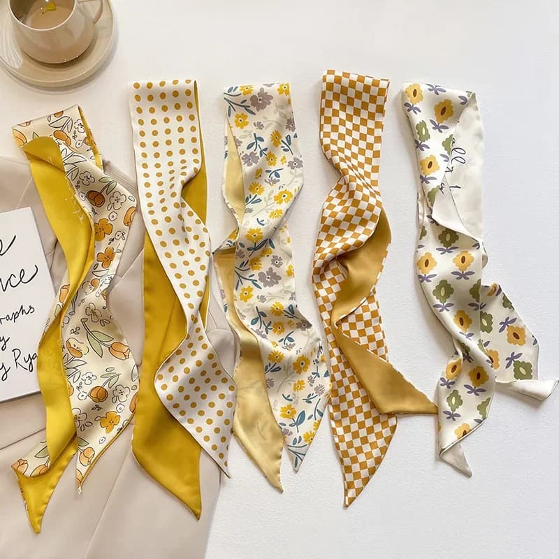 Petit Foulard en Soie de Couleur Jaune KI