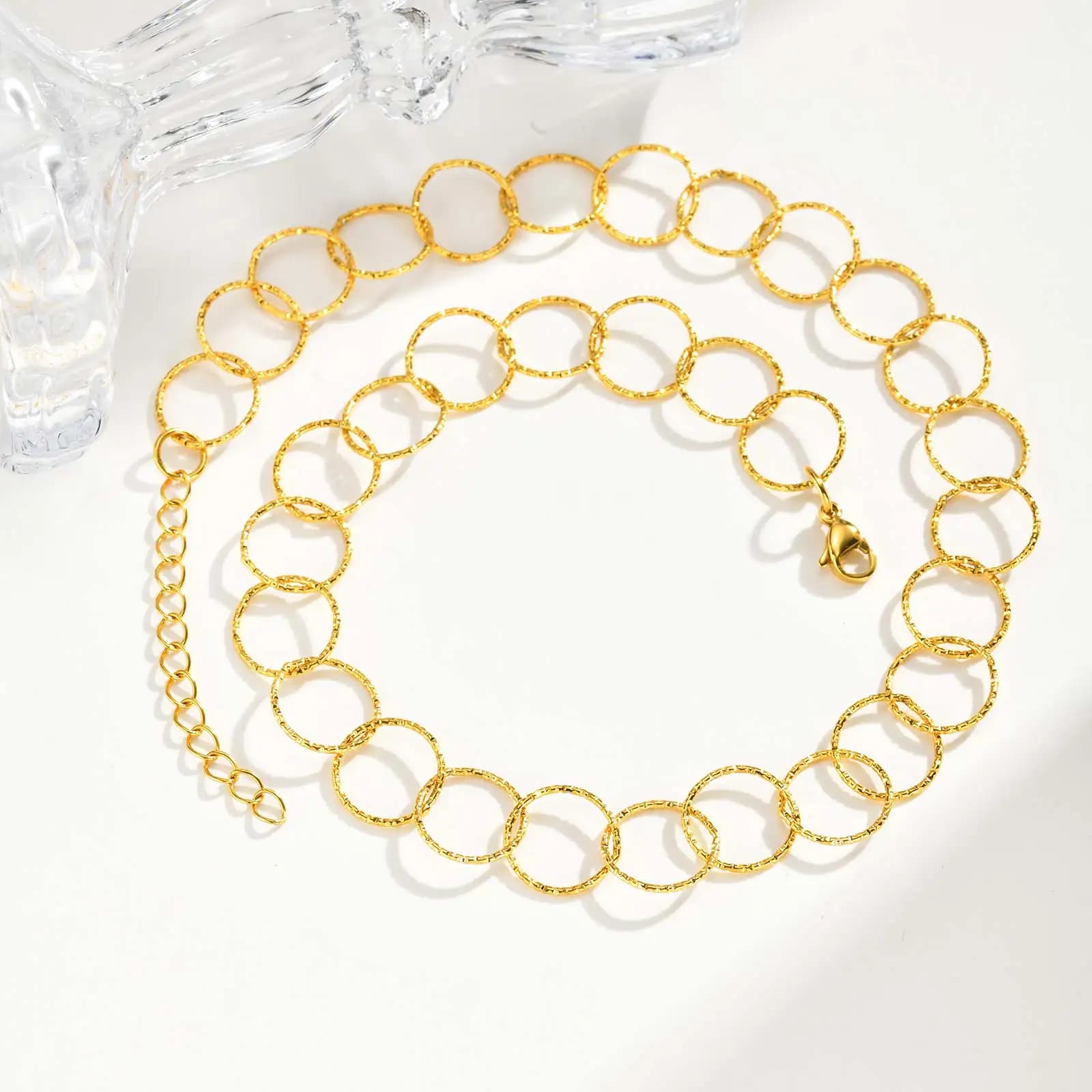 Collier délicat en acier inoxydable, chaîne fine ronde creuse géométrique, bijoux de luxe à la mode plaqués or, cadeau pour femmes