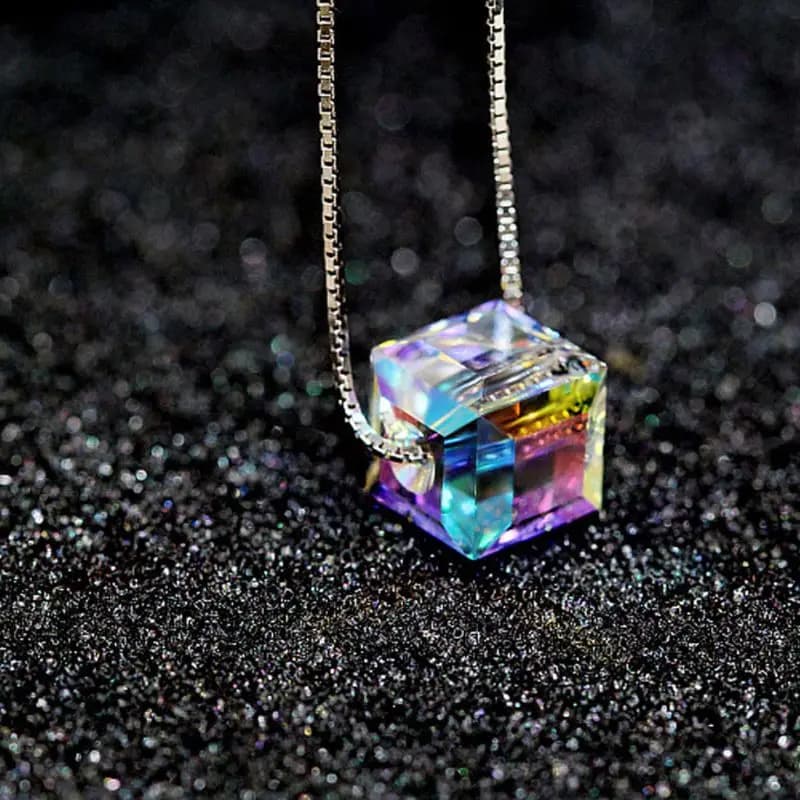 Collier pendentif en cristal carré Aurora coloré pour femme, bijoux fantaisie