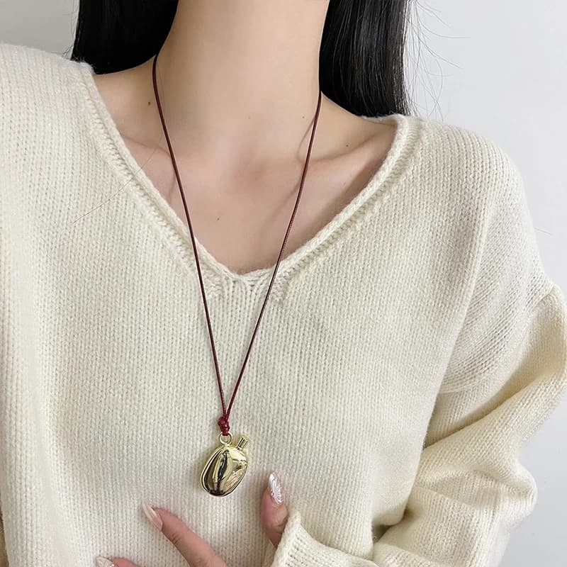 Collier avec pendentif bouilloire en métal pour femmes