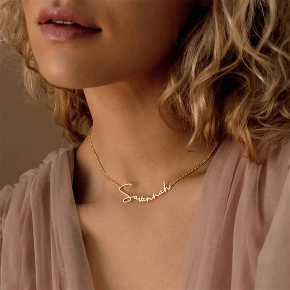 Collier avec nom personnalisé pour femmes