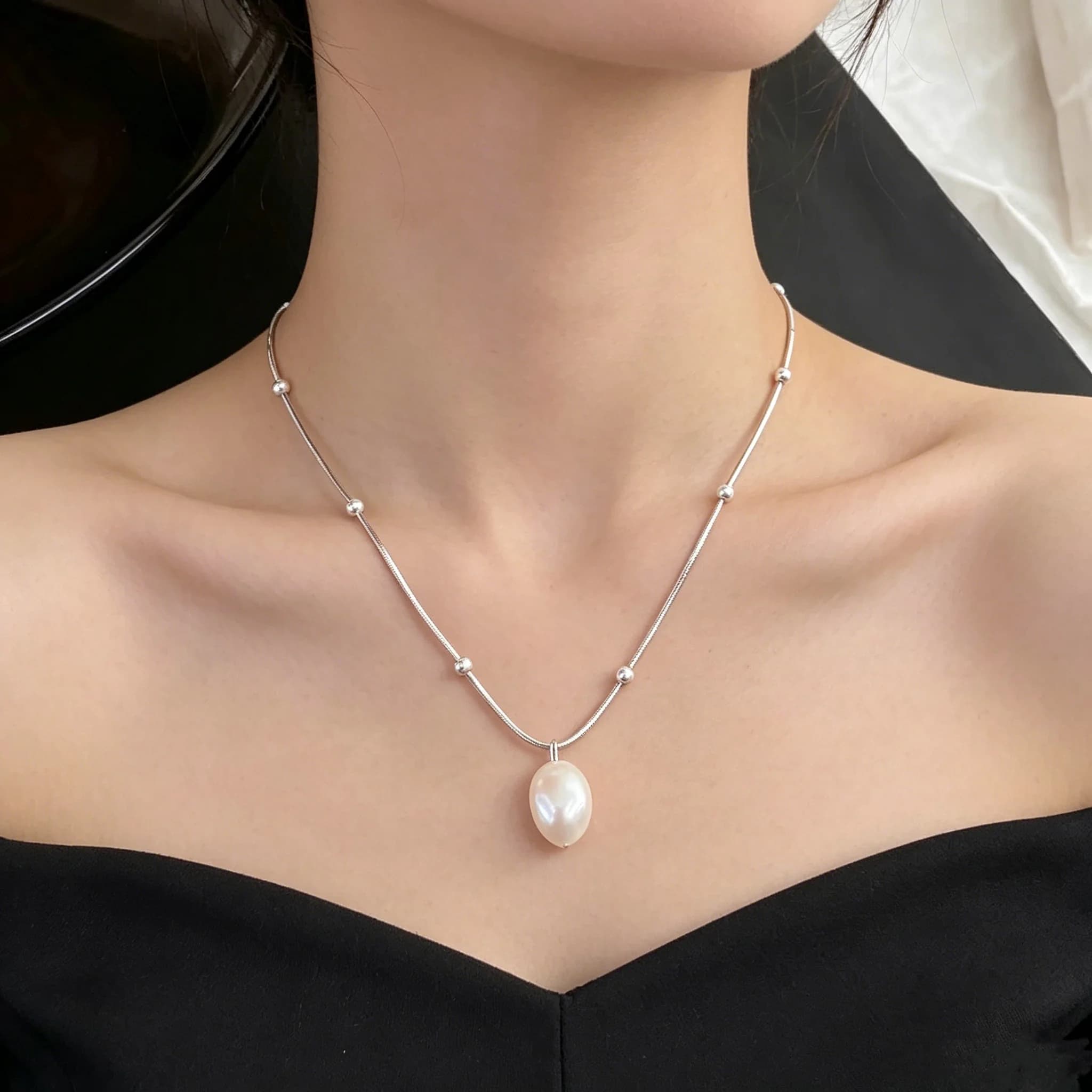 Nouveau collier élégant en perles
