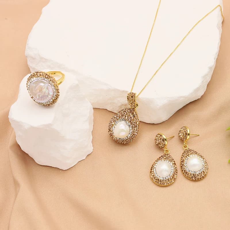 Ensemble de bijoux en perles baroques naturelles incrustées de diamants d'eau pour femmes, collier, boucles d'oreilles, bague, bijoux exquis pour dames