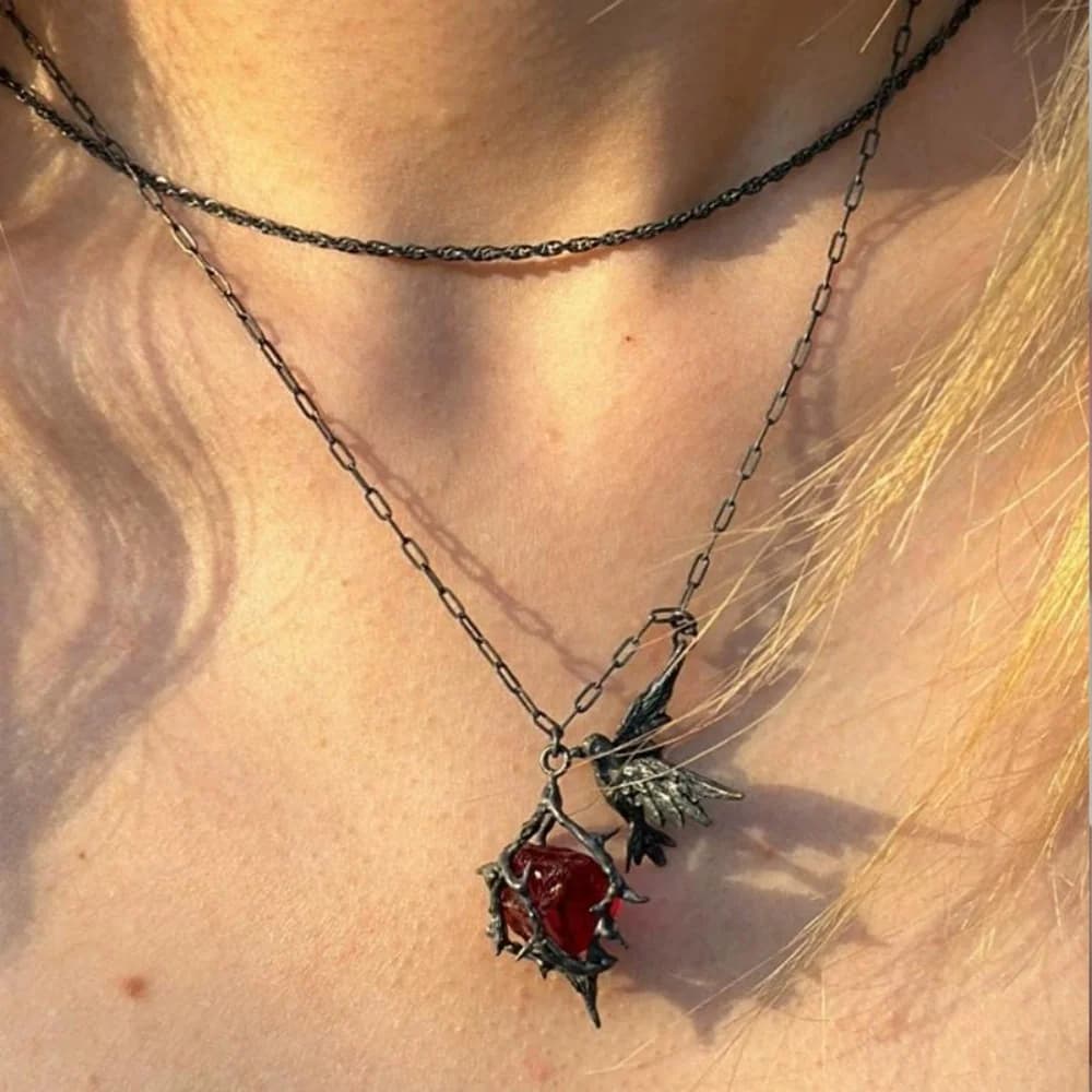 Collier pendentif corbeau rubis à la mode, nouveau charme gothique, chaîne de clavicule polyvalente, bijoux, accessoires de fête de Banquet, cadeaux