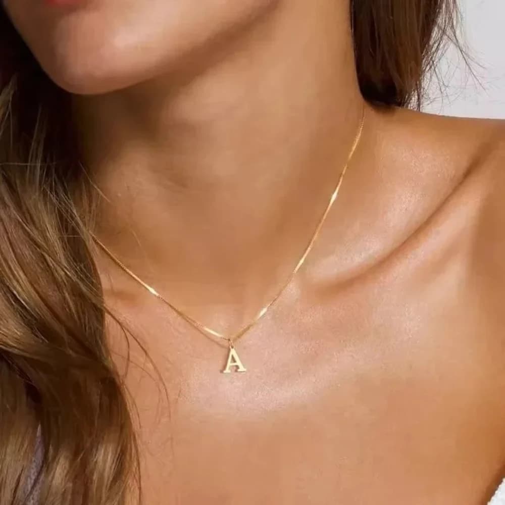 Collier initial A-Z plaqué or 18 carats, collier en acier inoxydable avec lettres mignonnes pour femmes