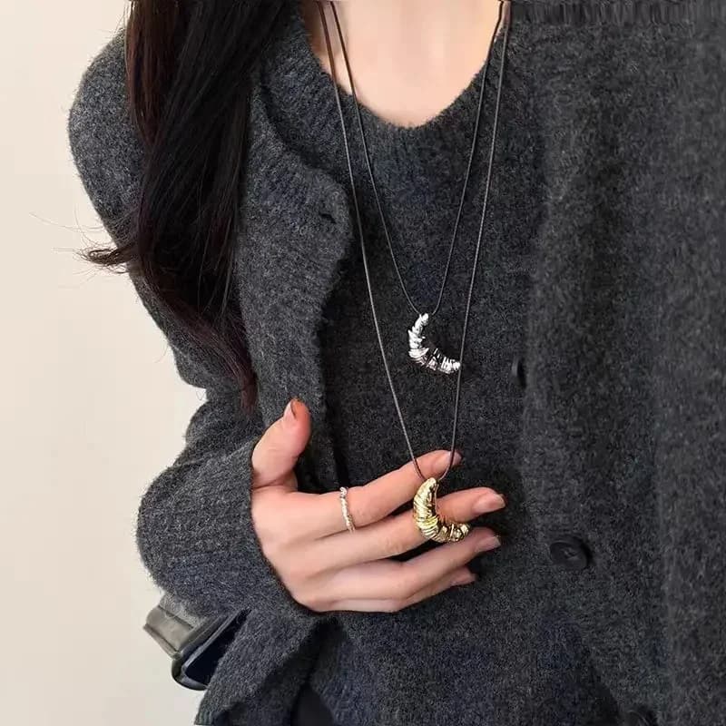 Collier Long en corne de vache Simple pour femmes, corde en cuir légère, chaîne de pull de luxe, accessoires de bijoux à la mode, vente en gros