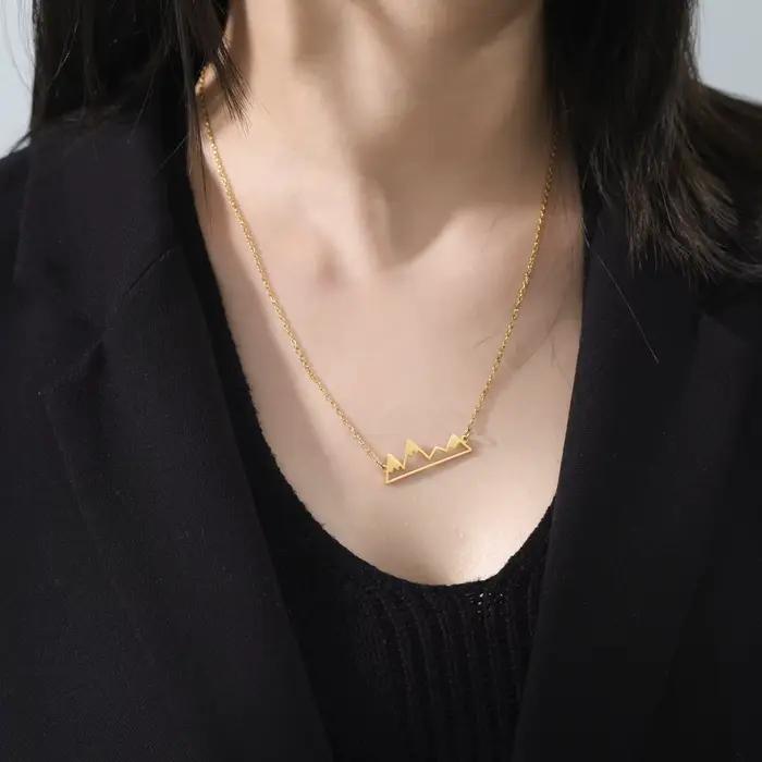 Amaxer Mountain Hill collier pour hommes femmes creux en acier inoxydable montagnes de neige pendentif