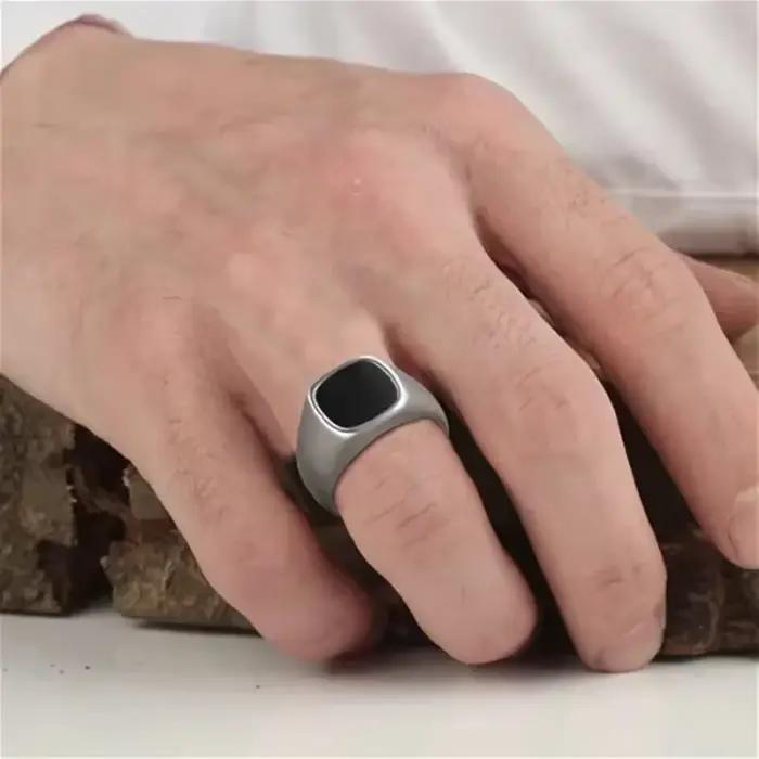Bague chevalière chirurgicale classique en acier inoxydable pour hommes, avec bijoux carrés en Onyx, cadeau d'halloween, bagues de mariage en pierre noire 316L
