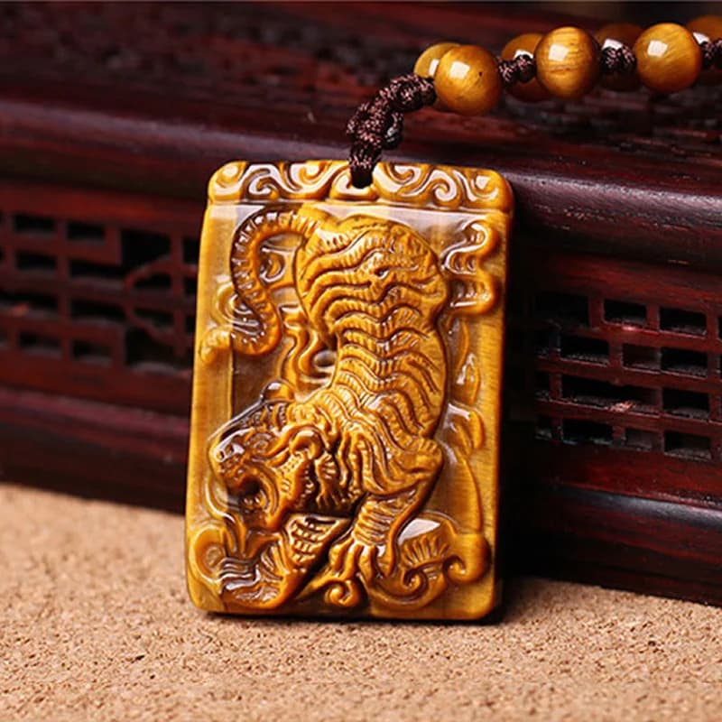 Pendentif œil de tigre sculpté à la main, collier de guérison énergétique avec chaîne de perles, amu
