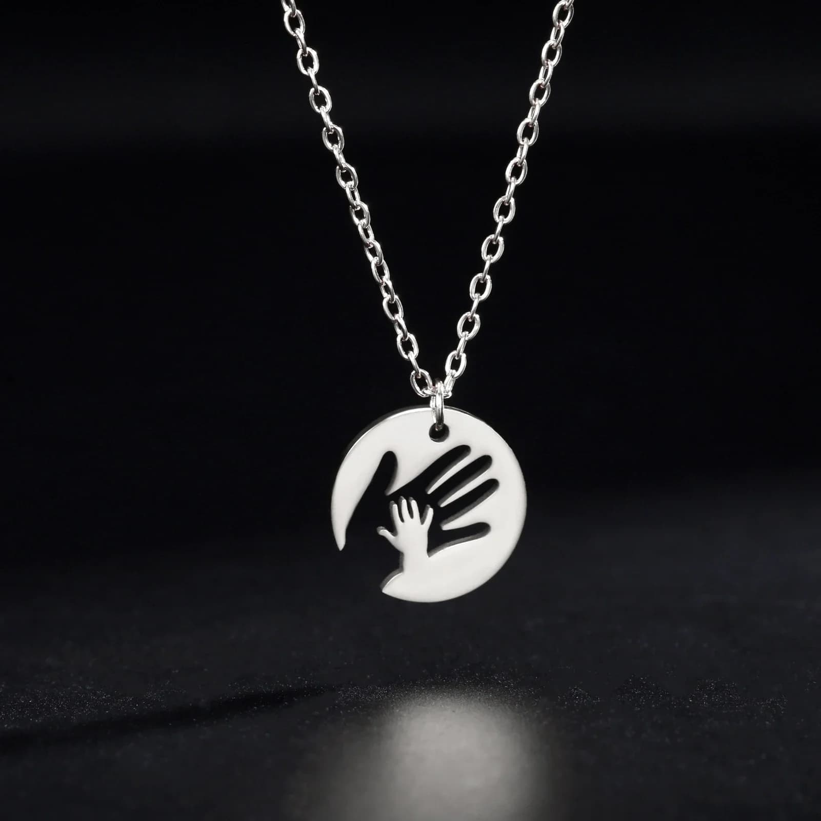 Skyrim – collier pendentif paume, cadeau de famille pour maman, hommes et femmes, pendentif en acier