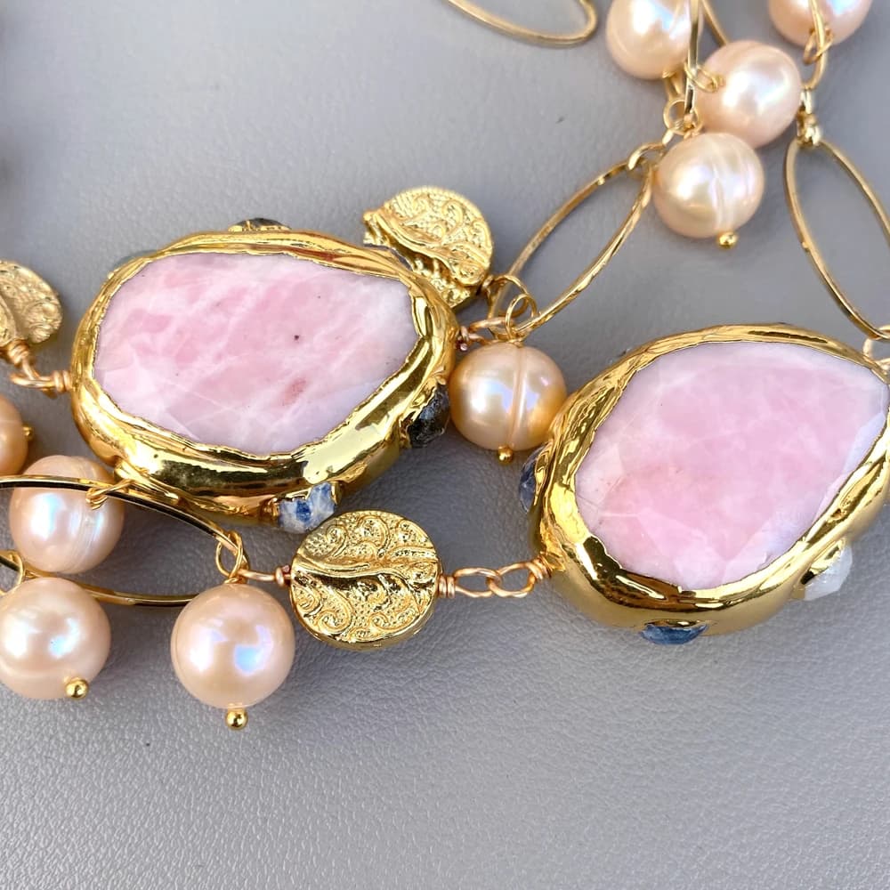 Y·YING Collier statement en perles d'orange cultivées, jade rose et pierre de soleil, bijoux de créa