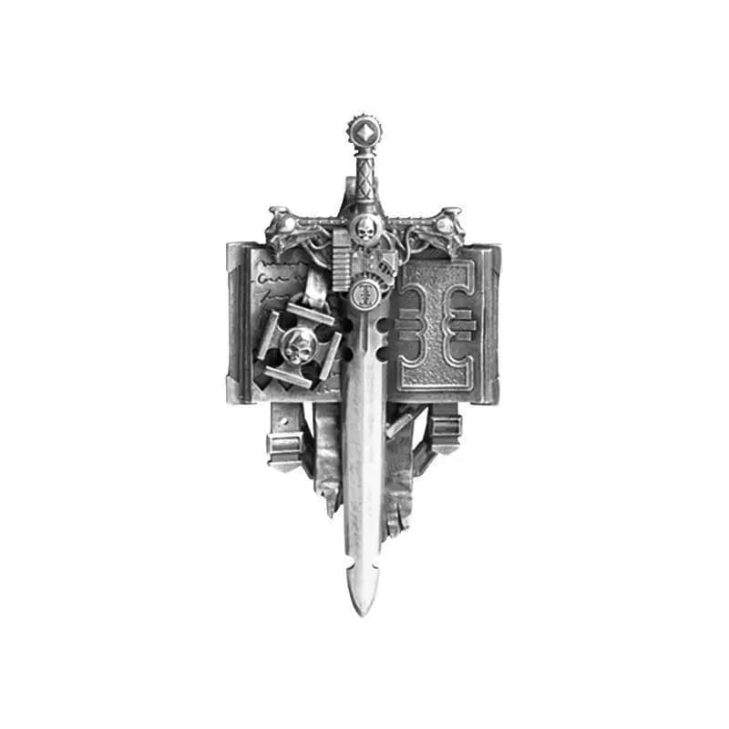 Collier pendentif chevalier gris en fonte étoilée 2025