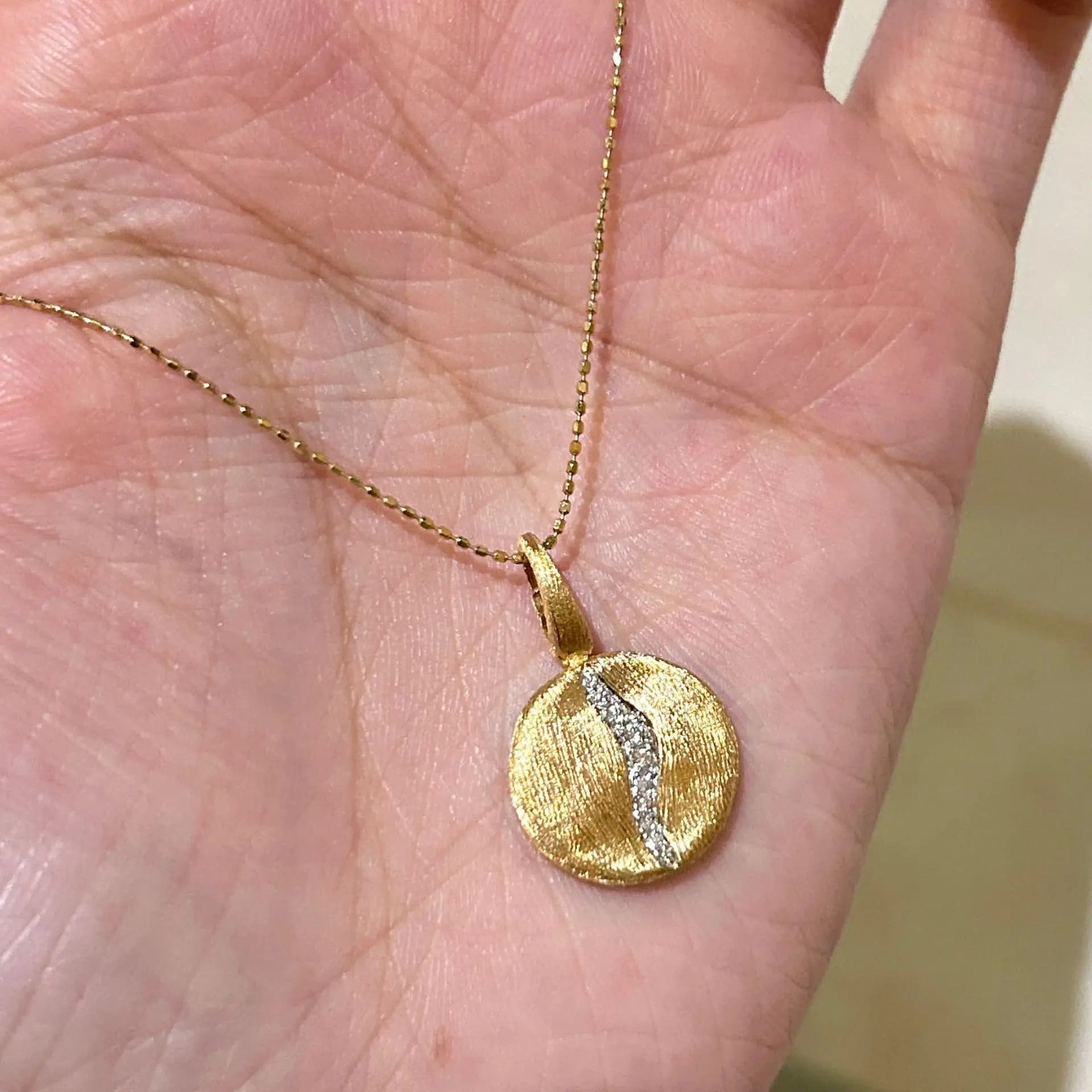 Collier circulaire simple et brossé, design paresseux, pendentif en diamant, adapté aux cadeaux de b