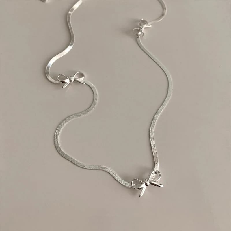 Collier à nœud minimaliste en argent sterling 925, cadeau de noël, chaîne de clavicule personnalisée