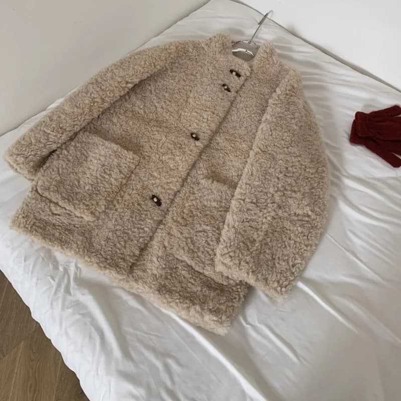 LANMREM gris col montant femmes manteau de fourrure de mouton avec boutons de corne hiver nouveau ép