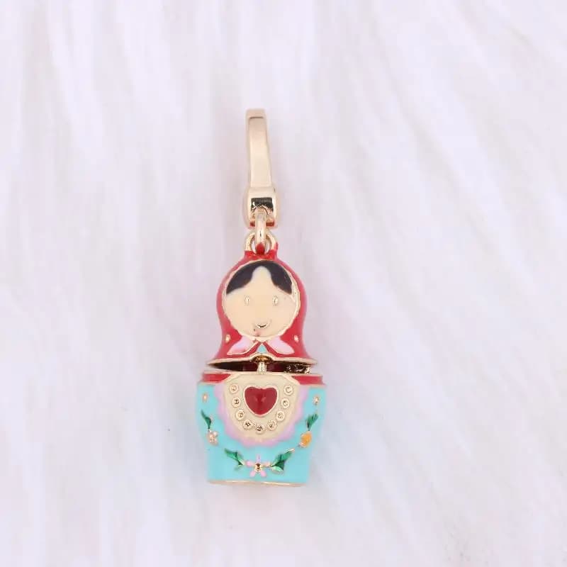 1 pièce Collier pendentif adorable en forme de poupée russe ouvrable, en alliage, breloque de festiv