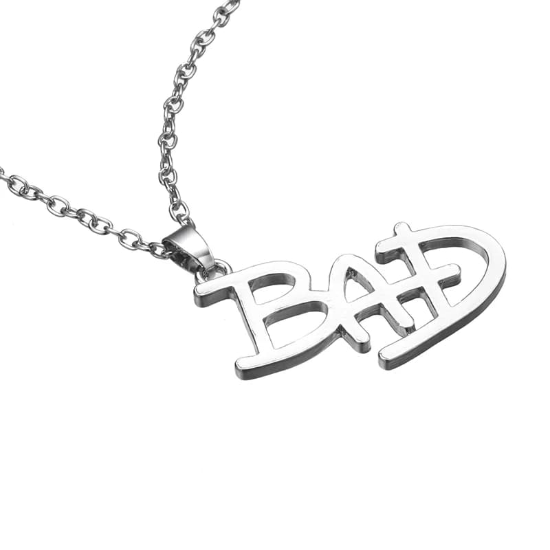 Collier Michael Jackson BAD, Pendentif MJ Classique Rock Roll Intemporel, Bijou Punk Tendance, Cadea